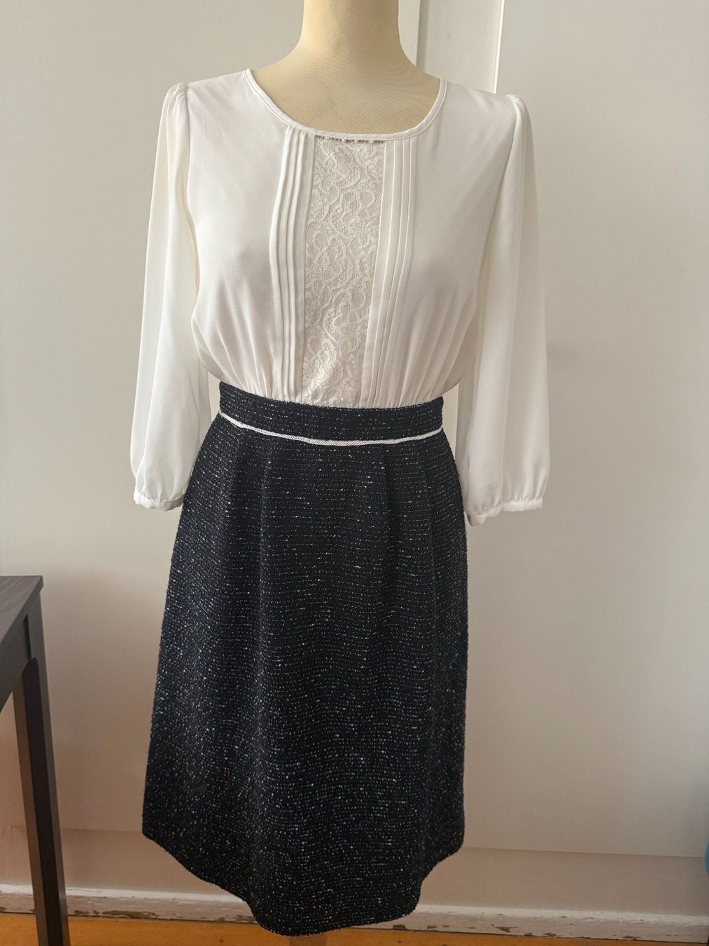Robes: Robe élégante noire et blanche – Neuf (Voir description) à Le Locle par tchanatakoua 1
