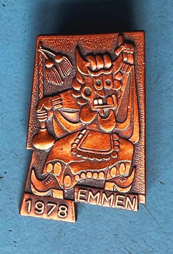 Placchette & Badge: Die 1. Fasnachtsplakette Emmen  1978 – Usato da Obernau venduto da Wgnom