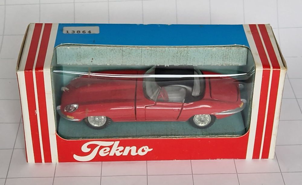Miniature Tekno Jaguar Type E Cabriolet – Blanche – Fabriquée Au Danemark