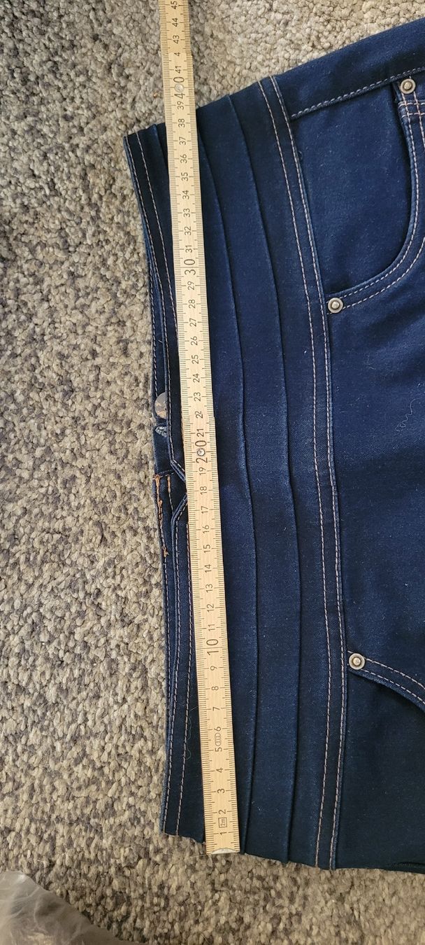 Vestiti & Gonne: Jupe jeans bleu foncé  – Usato da Farvagny-le-Grand venduto da Nayanis 3