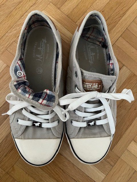 Mustang Scarpe da uomo: Sneaker "MUSTANG" Gr. 39, beige – Nuovo (secondo la descrizione) da Walenstadt venduto da ricamul 2