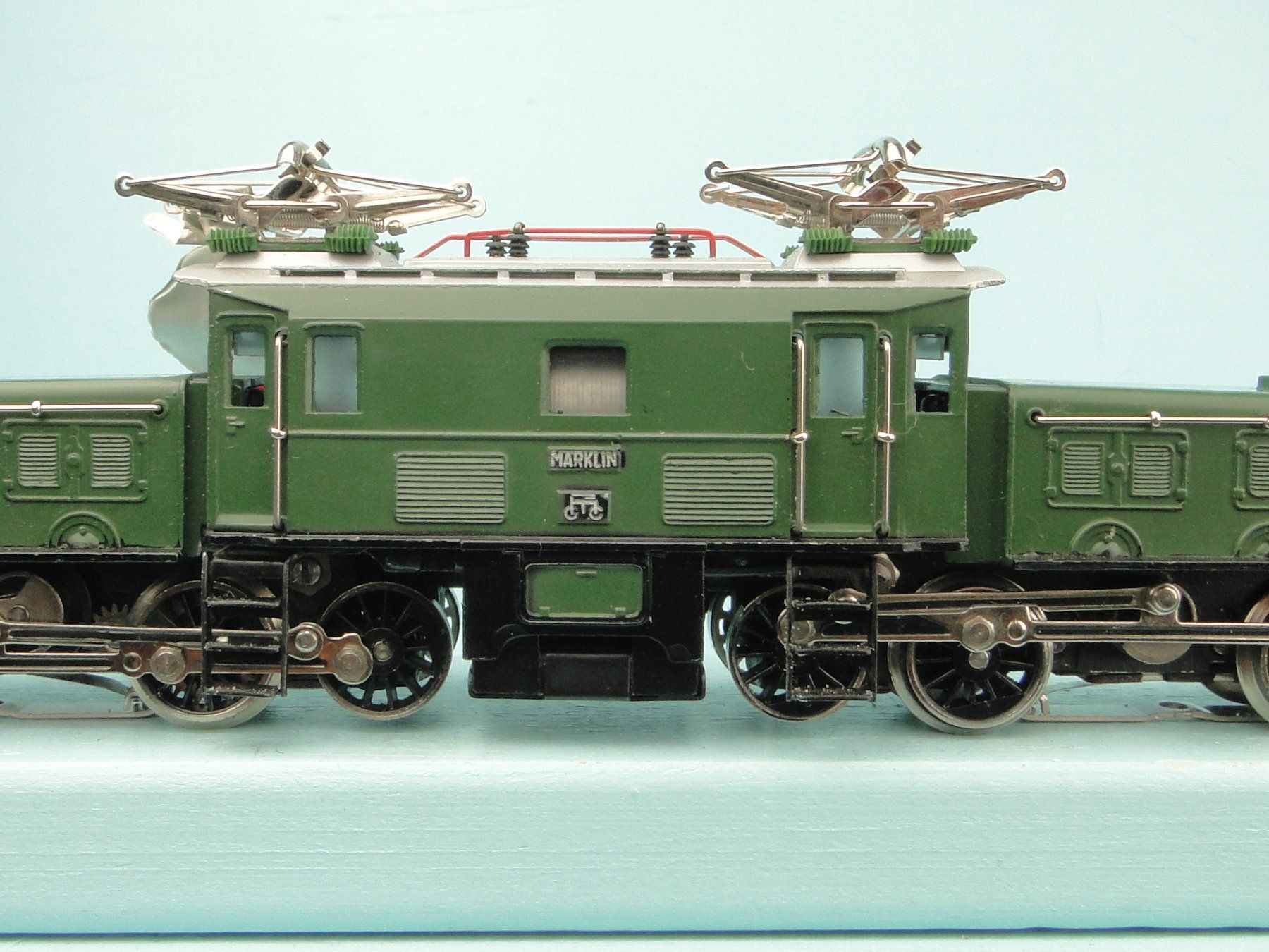 Märklin Modellini di ferrovie: Märklin 3015 SBB Krokodil – Usato da Bülach venduto da cann11 2
