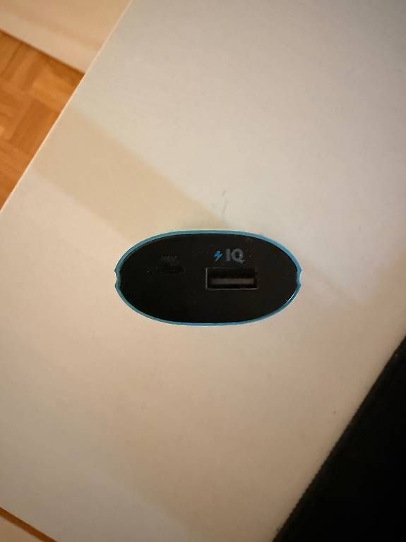 Batterie: Vendo batteria esterna Anker – Usato da Lugano venduto da cyr_txf8 1