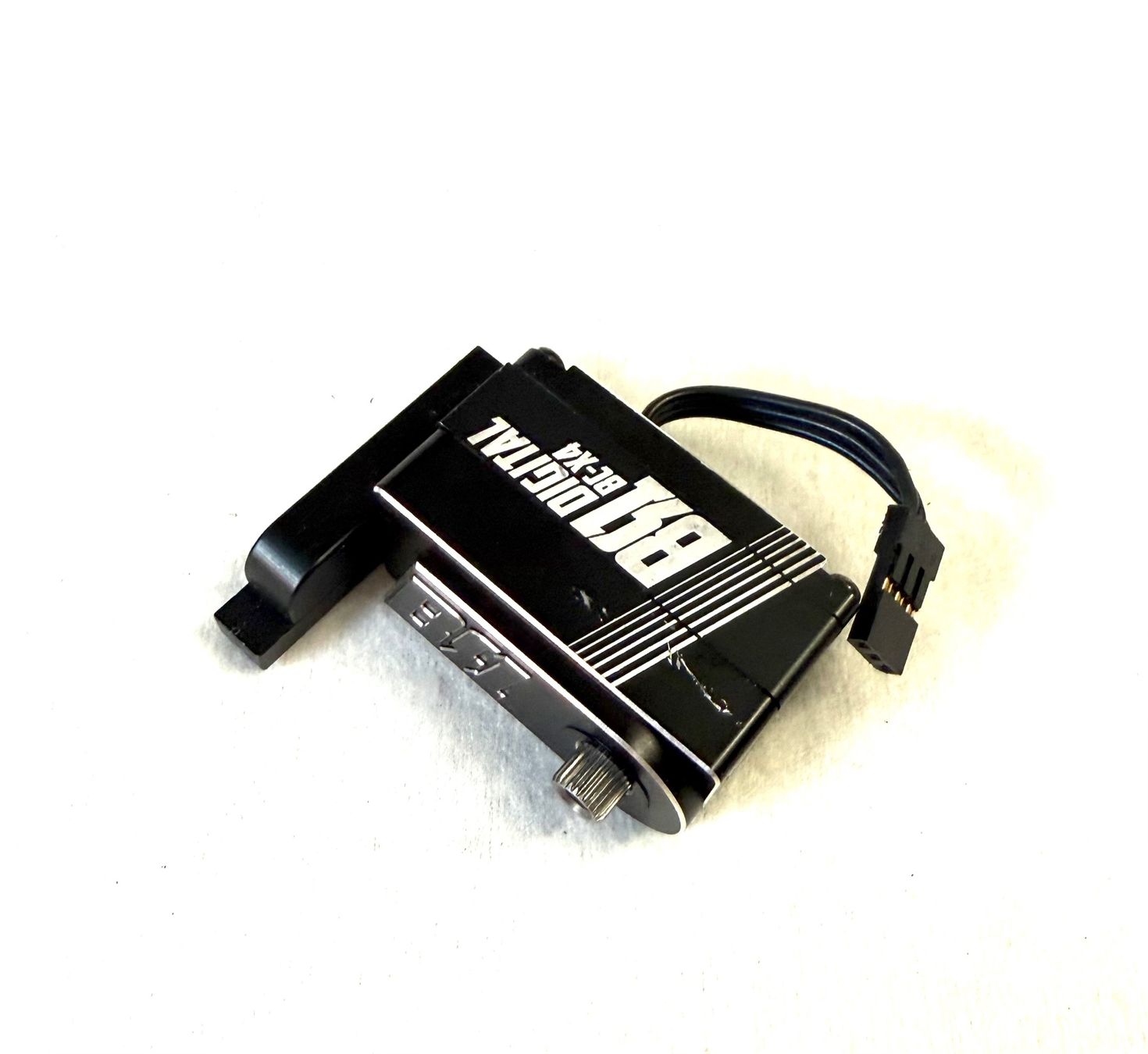 XRay Modellismo RC: SERVO BRUNO RC SAVOX POUR XRAY X4 – Usato da Yverdon-les-Bains venduto da Fijo-rc