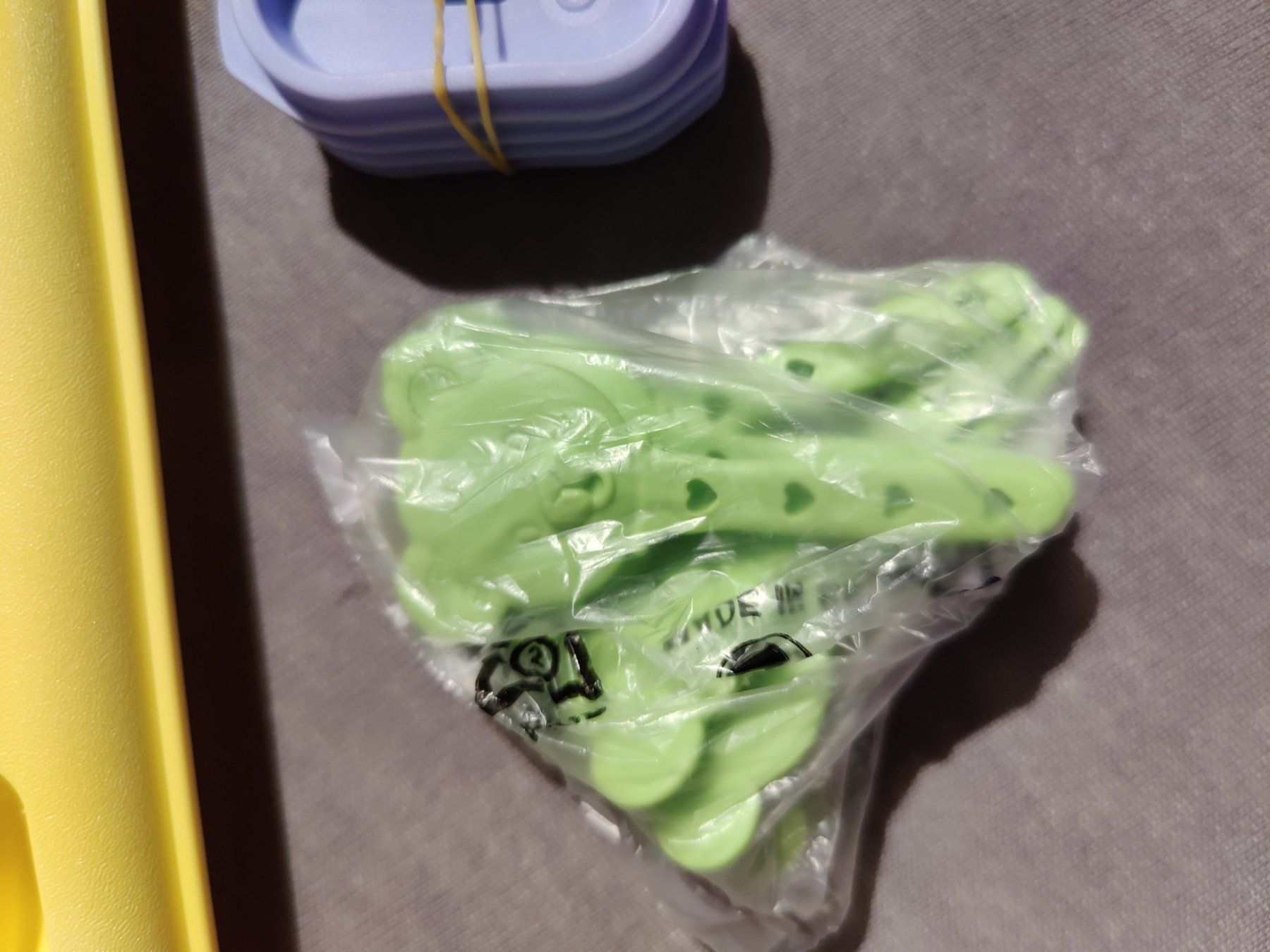 Tupperware Behälter & Ähnliches: Tupperware - Glacestängel (mit Deckel + Griff) – Neu und originalverpackt aus Langnau am Albis von rdenzel 1
