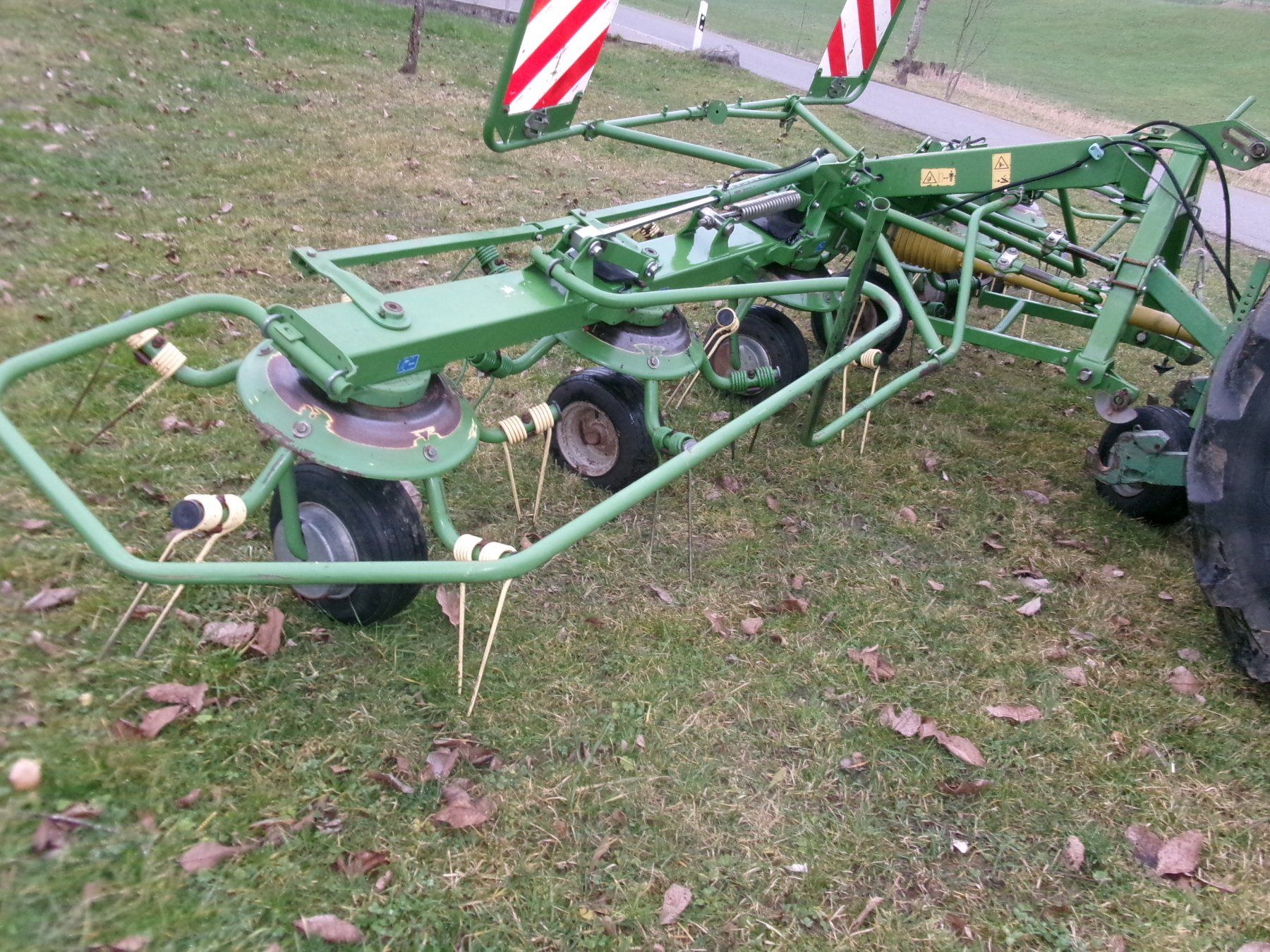 Krone Tutte le macchine: Krone - Kreiselheuer - Heuerntemaschine – Usato da Eschenbach SG venduto da GM-29 3