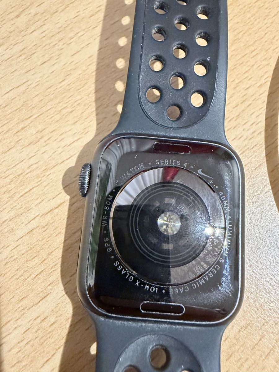 Apple Smartwatch: Apple Watch Series 4, Nike  – D'occasion à Chur par Sim7000 6