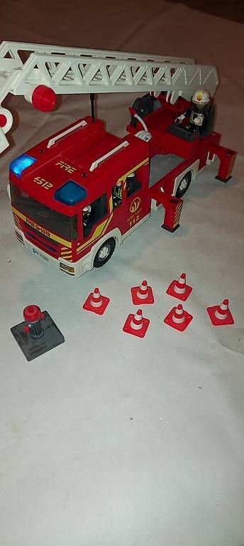 Spielzeuge: Playmobile Feuerwehr Station – Gebraucht aus Balsthal von lwa_hm2z 3