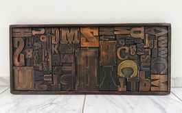 Typografie-Wandbild / Lettern-Objekt aus alten Holz