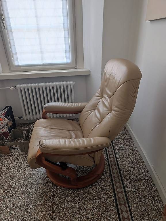 Sessel: Poltrona in pelle usata – Gebraucht aus Mendrisio von RiccardoMarengo