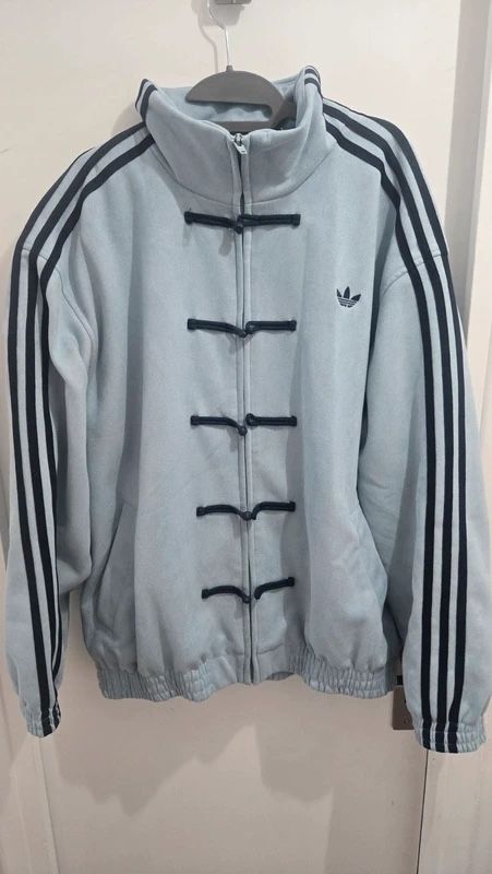 Adidas Giacche: Adidas Chinese Jacke Gr. XL – Nuovo (secondo la descrizione) da Allschwil venduto da ale_99l7