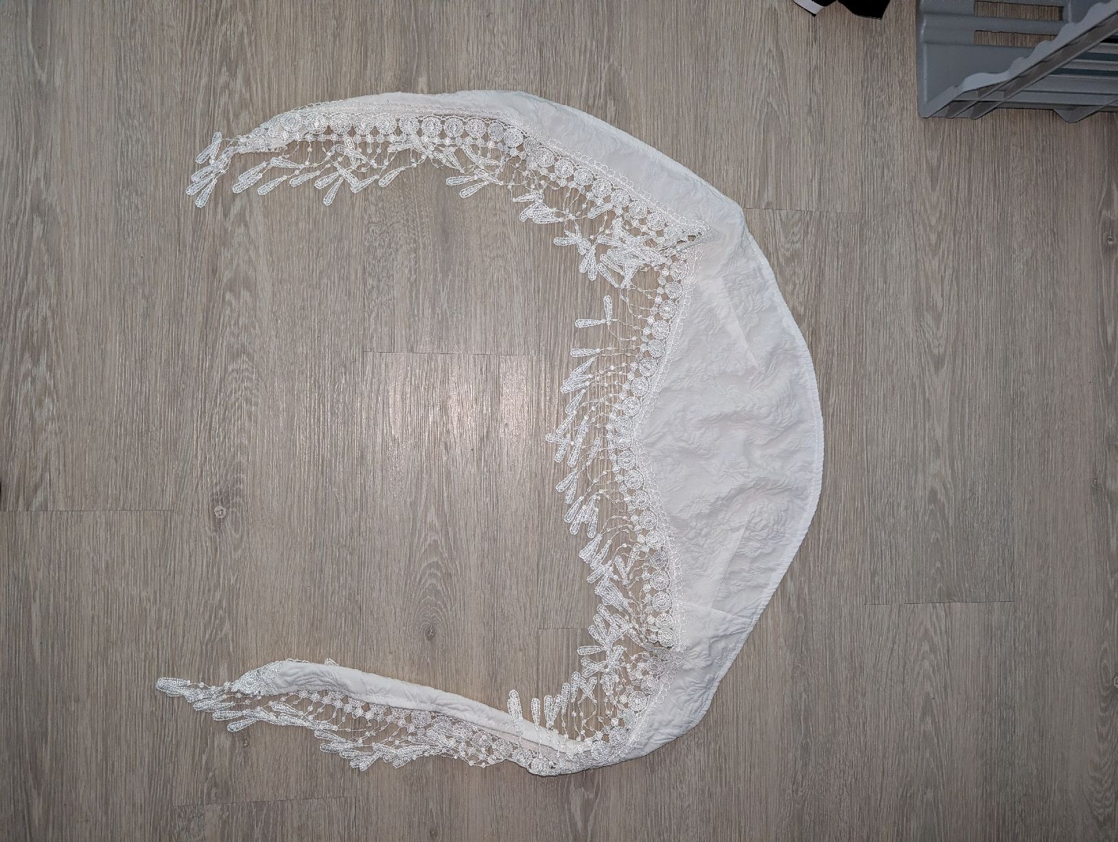 Tops: weisses Croptop – Gebraucht aus Münsingen von ale_md2s