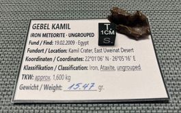 GEBEL KAMIL Meteorite 15.47 gr. in Schwebedisplaybox