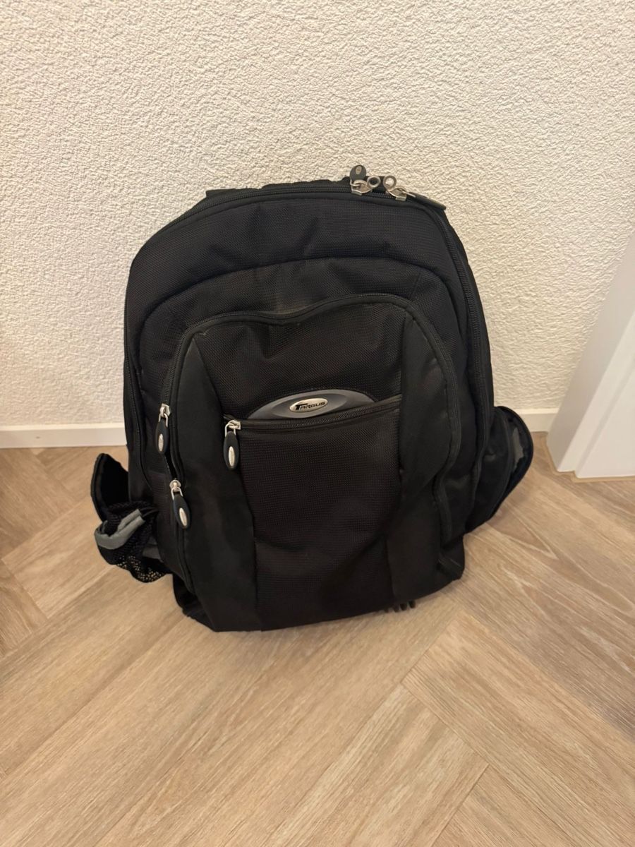 Targus Zaini: Targus Laptop-Rucksack / Business Backpack schwarz – Usato da Dörflingen venduto da Benz63