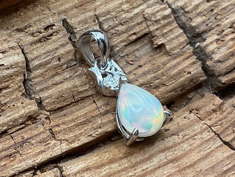 Ciondoli: Anhänger in Sterlingsilber mit Opal – Nuovo (secondo la descrizione) da Luzern venduto da S.Kern01 1