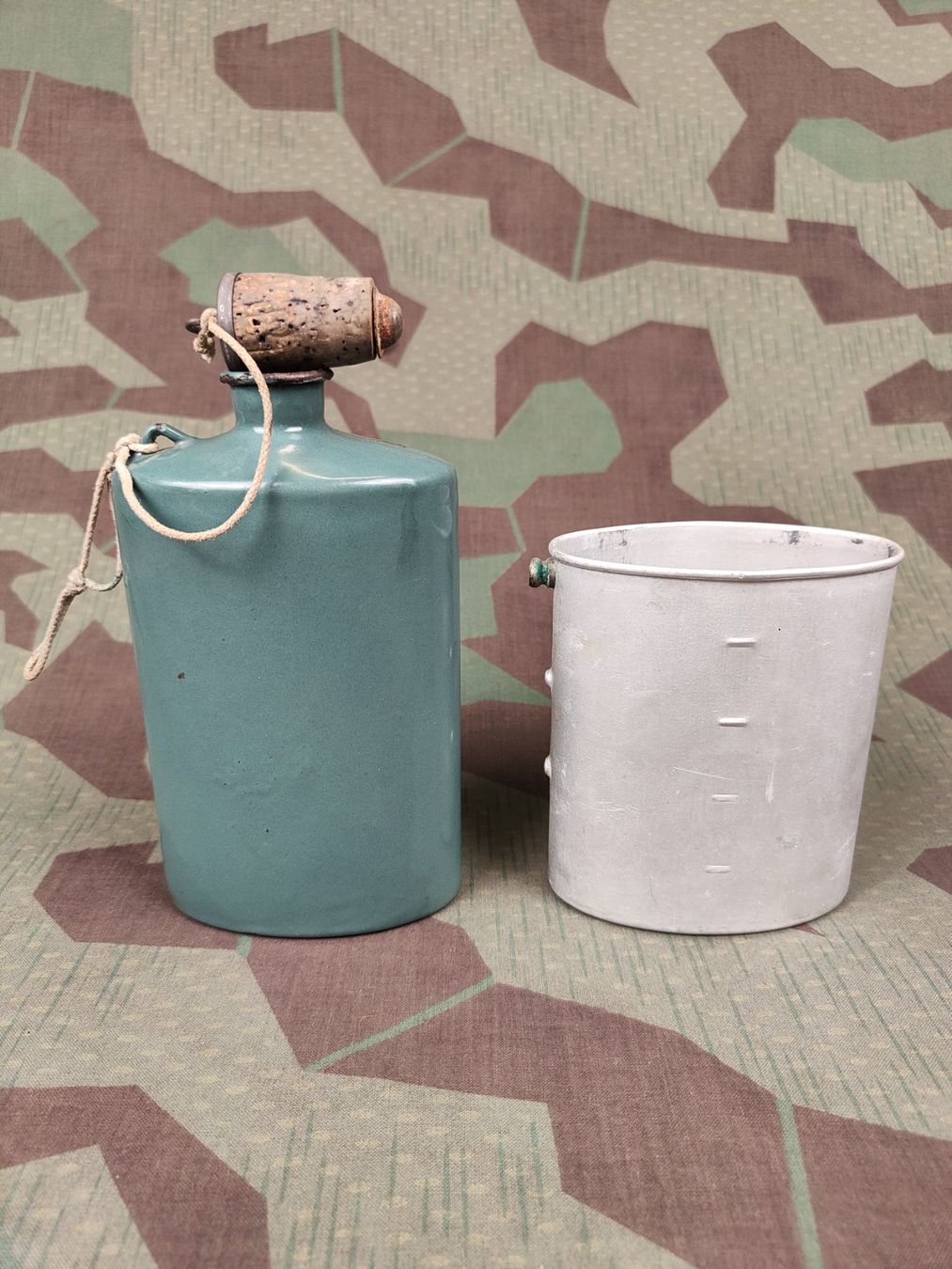 Schweizer Armee Uniformi: Feldflasche Ord. 1914/17 dunkeloliv – Usato da Bauma venduto da SwissMilitaria 3