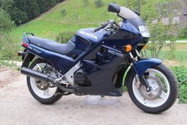 Herbst Abverkauf Honda VFR750 für Bastler läuft nicht