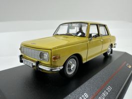 1967 Wartburg 353 1:43, gelb, inkl. Acrylbox, IST MODELS 