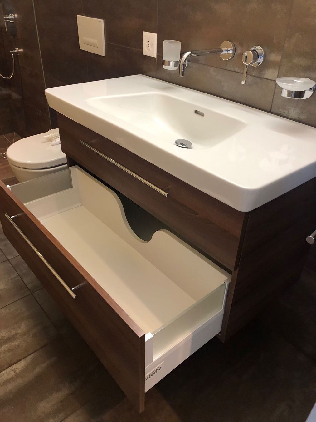 Alterna Mobili per bagno: Alterna Badmöbelset mit Wandmischer – Usato da Oberweningen venduto da Jelo 2
