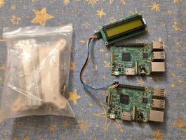 2× Raspberry Pi 3 Model B V1.2 + LCD + Acryl-Gehäsern