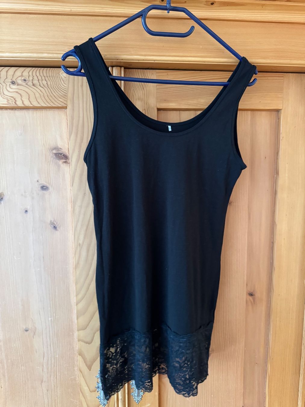 Tops: SHIRT-TOP MIT SPITZE SCHWARZ – Neu (gemäss Beschreibung) aus Honau von sainj 1