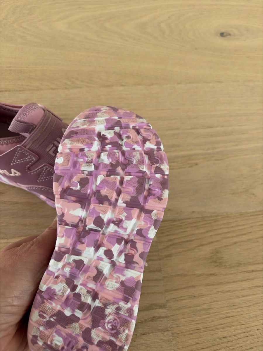 Fila Scarpe per ragazze: FILA sbeakers, Turnschuhe Gr. 29 – Usato da Affoltern am Albis venduto da TanGotan 2