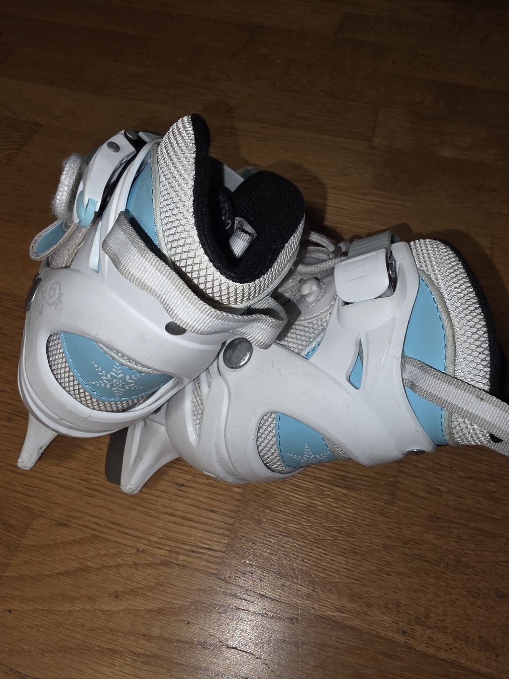Pattini da ghiaccio: Crivit Children's Ice Skates - Adjustable Size 29-33 – Usato da Birmenstorf AG venduto da kito83 2