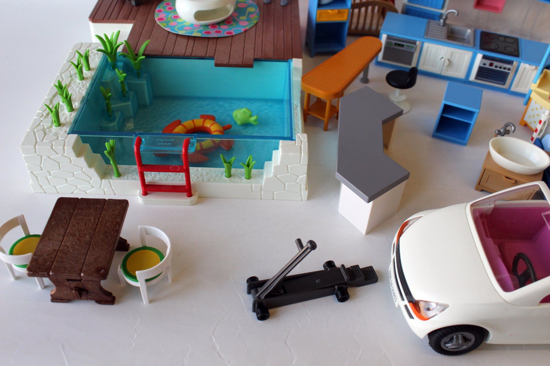 Playmobil Giocattoli: PLAYMOBIL - Konvolut mit Auto, Möbel, Pool – Usato da Roggwil BE venduto da Hemhem 2