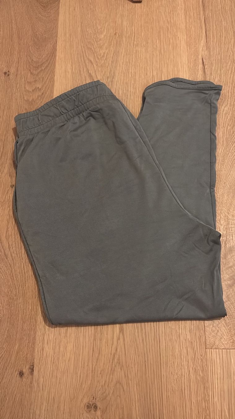 American Eagle Hosen: Pantalon/training stretch american Eagles taille M – Gebraucht aus Matran von BeMaLe