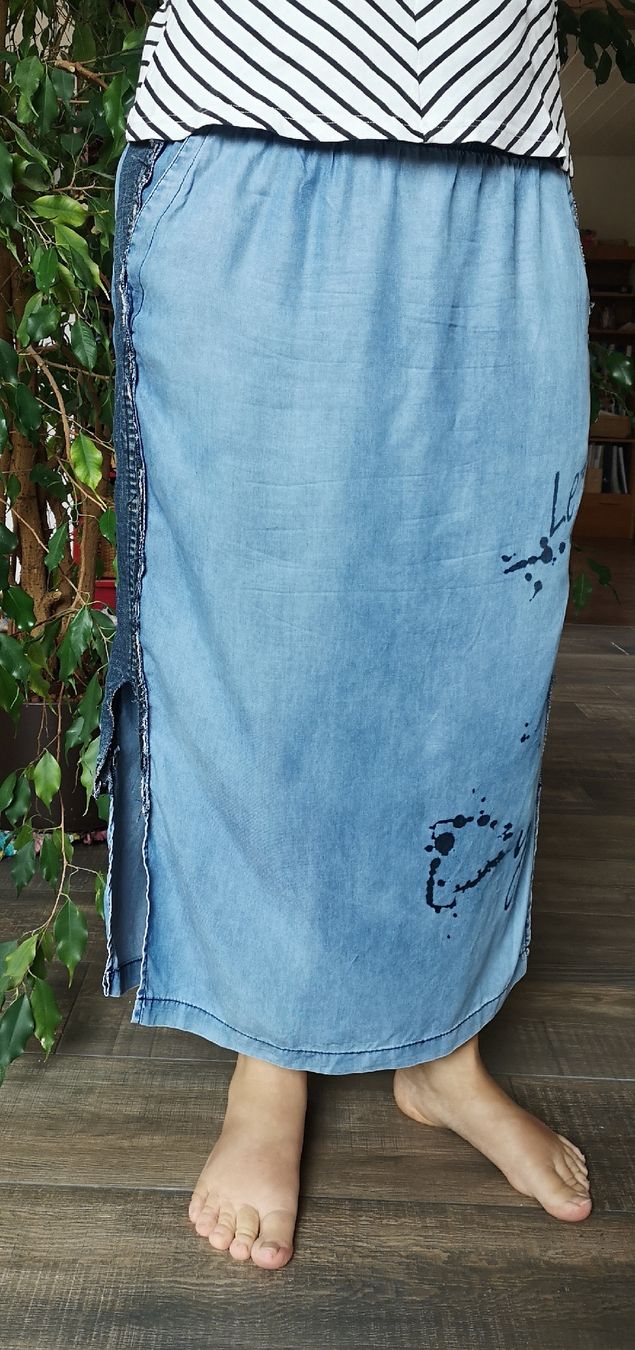 Jupes: Jupe en jean originale et confortable, taille L – D'occasion à Fresens par nat_n8xd 1