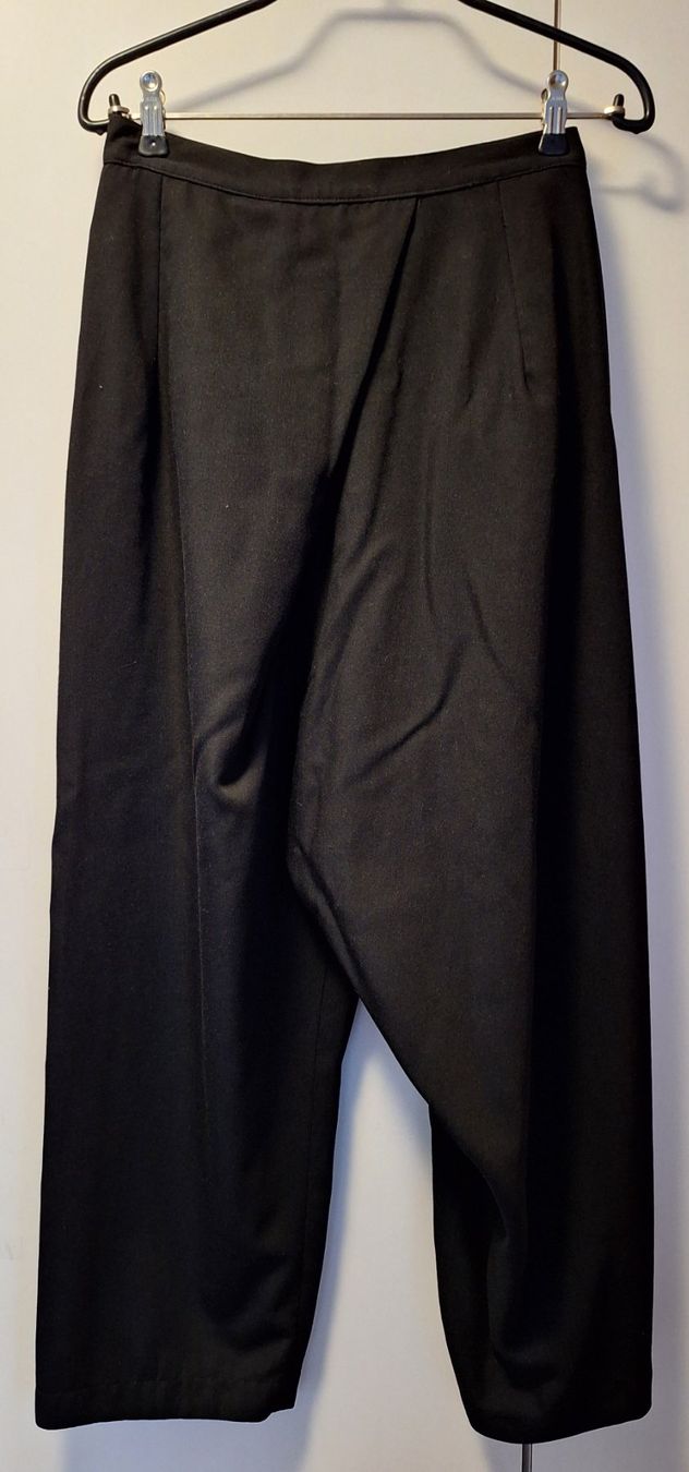 Hosen: Elegante Haremshose schwarz Grösse 38 – Gebraucht aus Muri AG von Edlerweiss 1