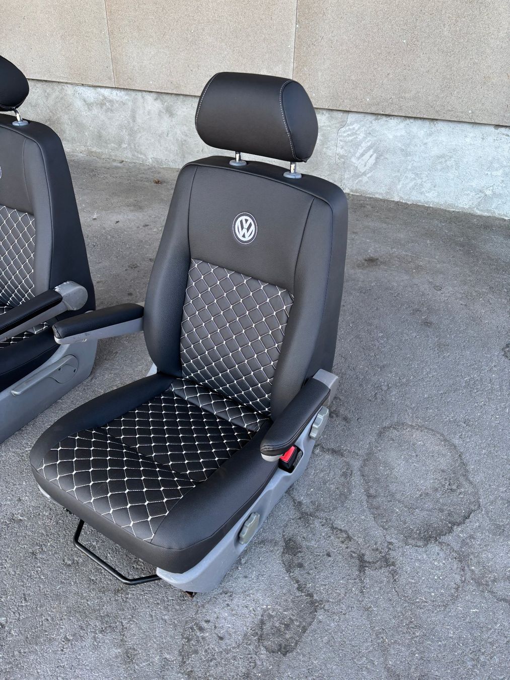 VW Toutes les pièces auto: VW T5 Beifahrersitz – D'occasion à Gams par mir_n5kk 2