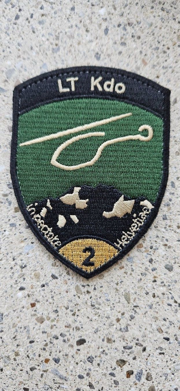Schweizer Armee Placchette & Badge: *** Badge Luftwaffe mit klett *** – Nuovo e nell'imballaggio originale da Riedholz venduto da fr_sIruP