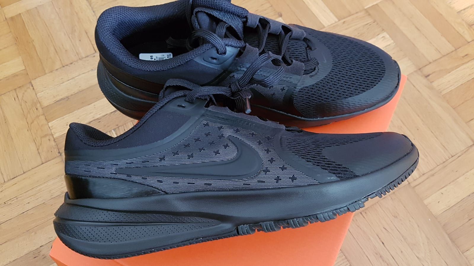 Nike Scarpe da uomo: Nike STAR RUNNER 5 GS,Gr.38 – Nuovo e nell'imballaggio originale da Zürich venduto da ata_c8nh