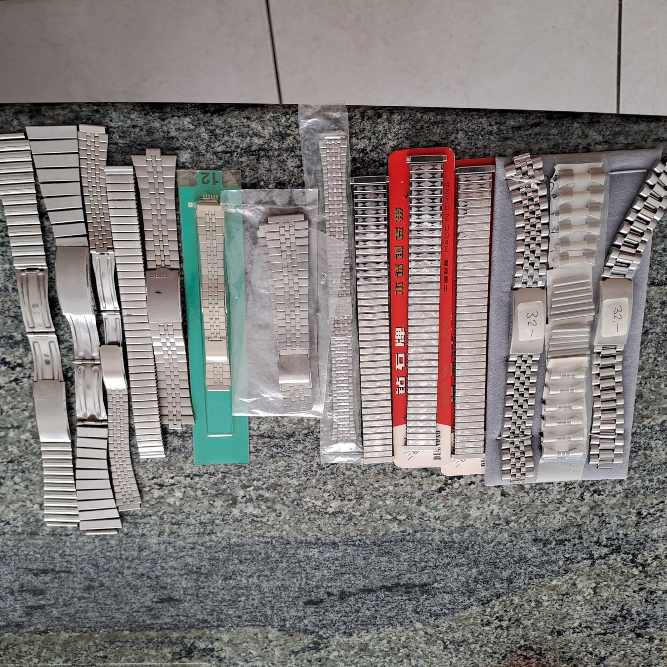 Bracciali & Braccialetti: Uhrenarmbänder Metall verschiedene Grössen – Usato da Frauenfeld venduto da Andadaa