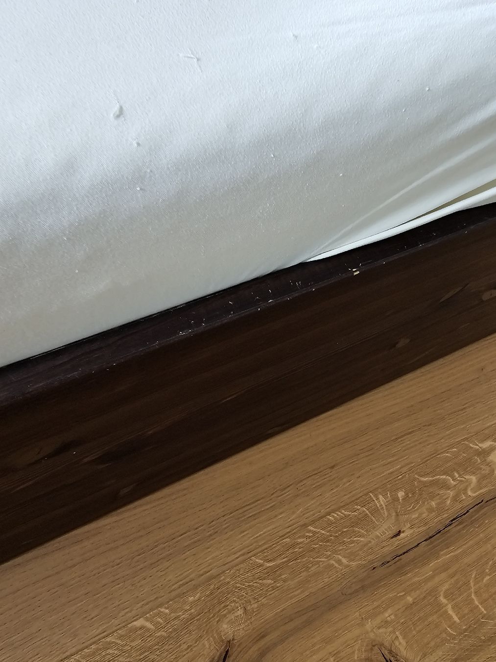 Betten: Doppelbett Echtholz dunkel mit Schubladen und Ablagefläche – Gebraucht aus Wagenhausen von veraputzig 7