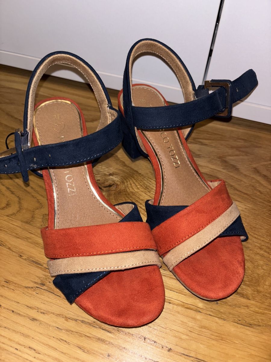 Scarpe da donna: Marco Tozzi Sandalen – Usato da Zürich venduto da Naniiin