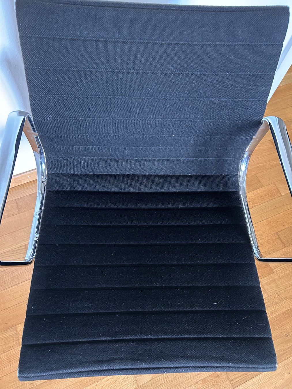 Vitra Sedie: Eames EA 108 Bürostuhl in Schwarz Vitra – Usato da Zürich venduto da ben_lig 4