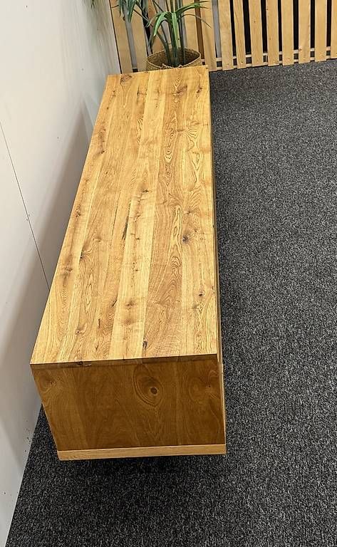 TV Möbel: Sideboard / TV-Lowboard Wildeiche massiv 180 cm – Gebraucht aus Münchenbuchsee von Mekran 3