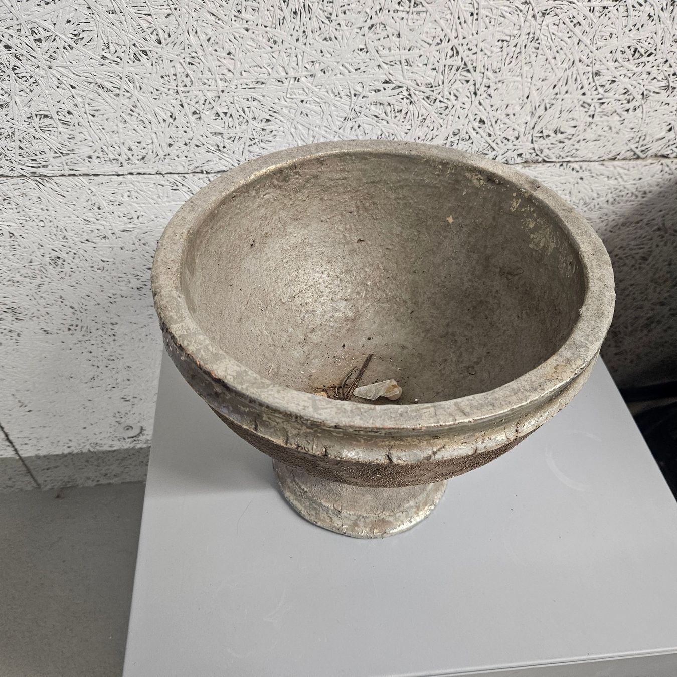 Vasi per fiori: Goldene Schale aus Ton – Usato da Belp venduto da Stuwi1 1