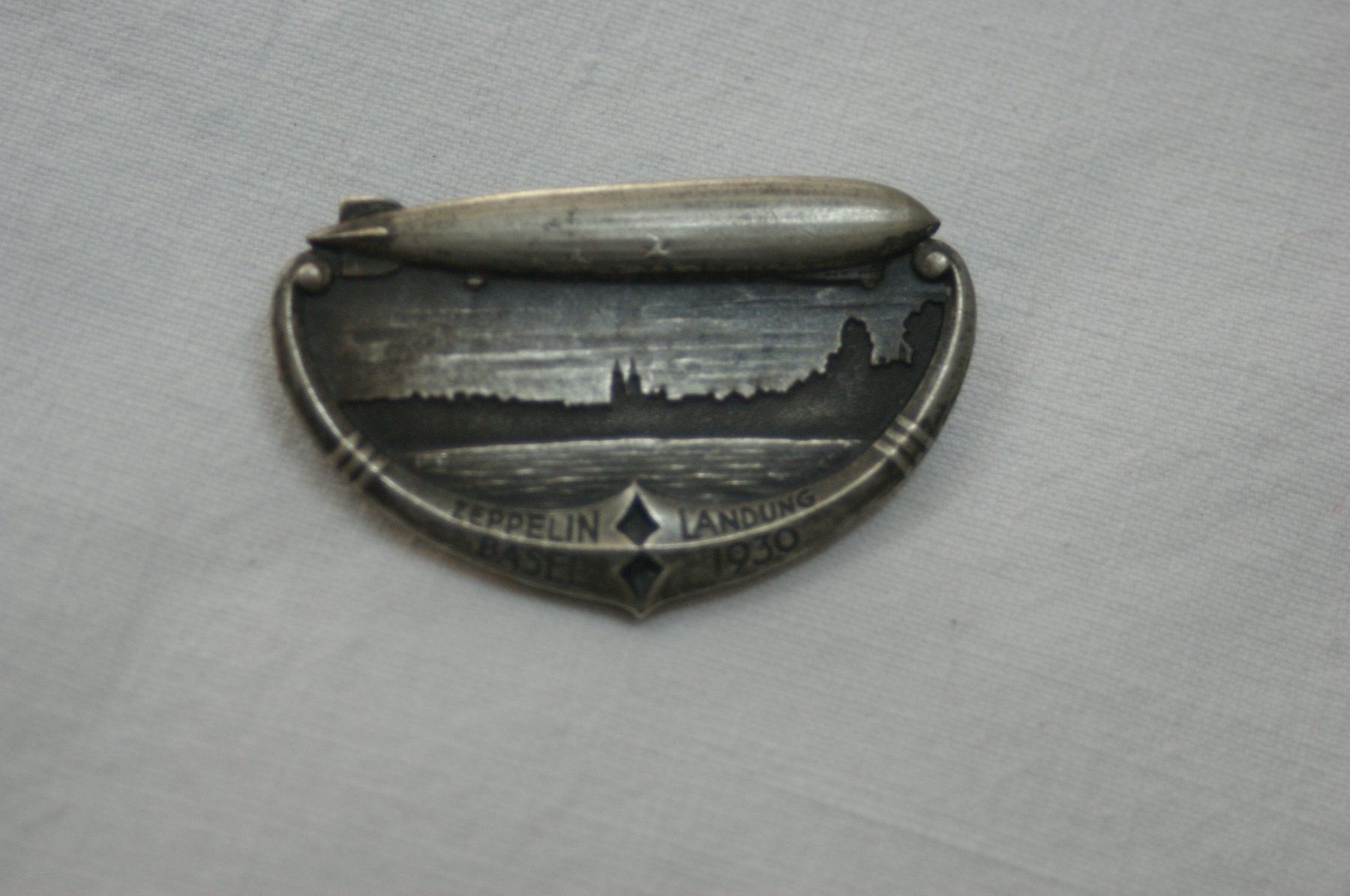 Basler Placchette & Badge: ZEPPELIN LANDUNG 1930 IN BASEL ABZEICHEN – Usato da Basel venduto da lagavulin02