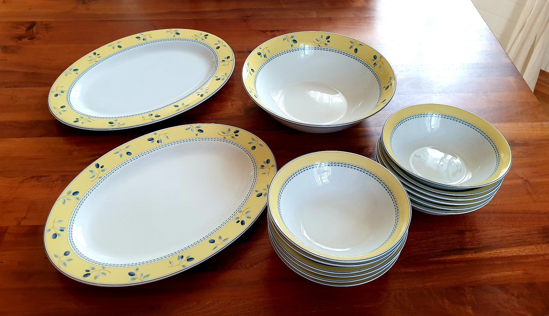 Set di piatti: Geschirrset Blueberry – Usato da Weiningen ZH venduto da Sternschnuppe33