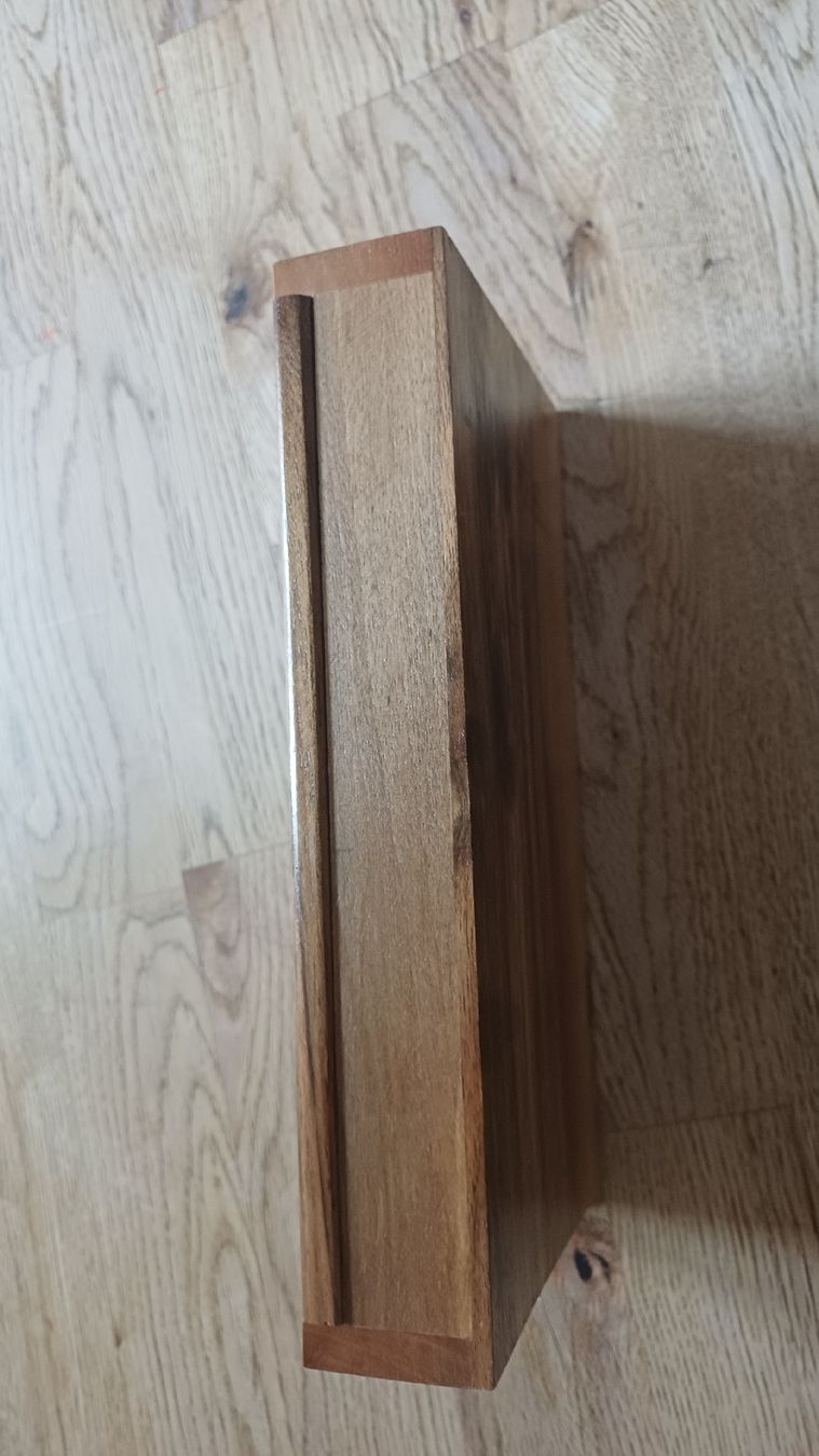 Articoli in legno: Schöne Schatulle Nussbaum  – Usato da Flawil venduto da Naphtali 3
