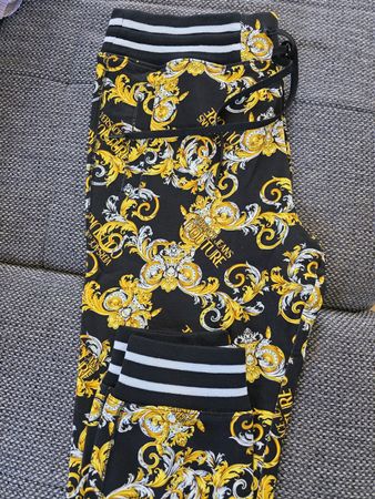 Fabrikneu Versace Jeans Couture Set, Hose und T-Shirt