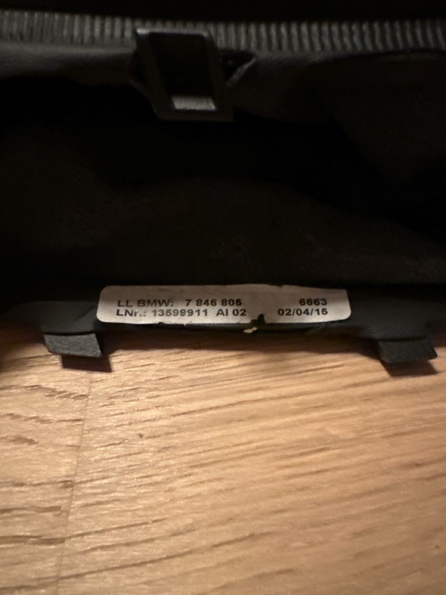BMW Tutti pezzi di ricambio auto: BMW F20 OEM Handbremsgriff – Usato da Affeltrangen venduto da admar 4