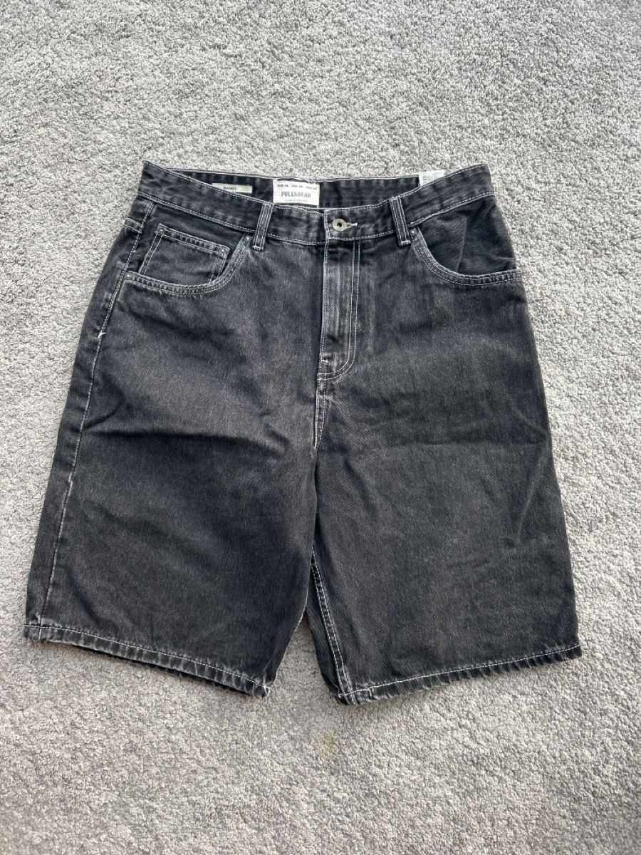 Pull&Bear Jeans: Short Pull&Bear – D'occasion à lausanne par Lilos77