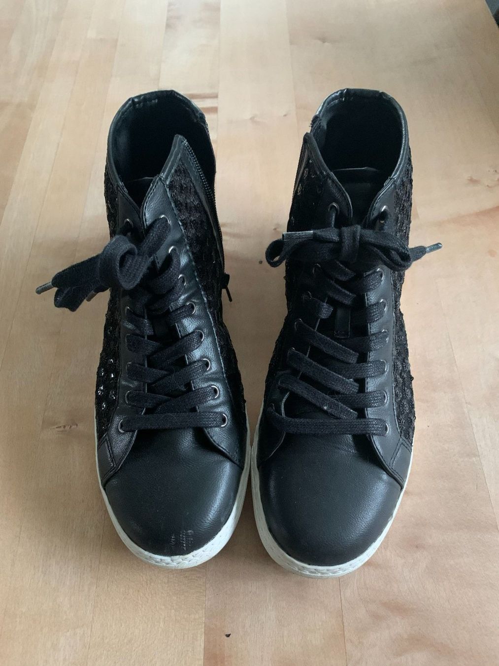 Scarpe da donna: Damen-Sneaker schwarz Gr.41 – Nuovo (secondo la descrizione) da Azmoos venduto da Verwir64