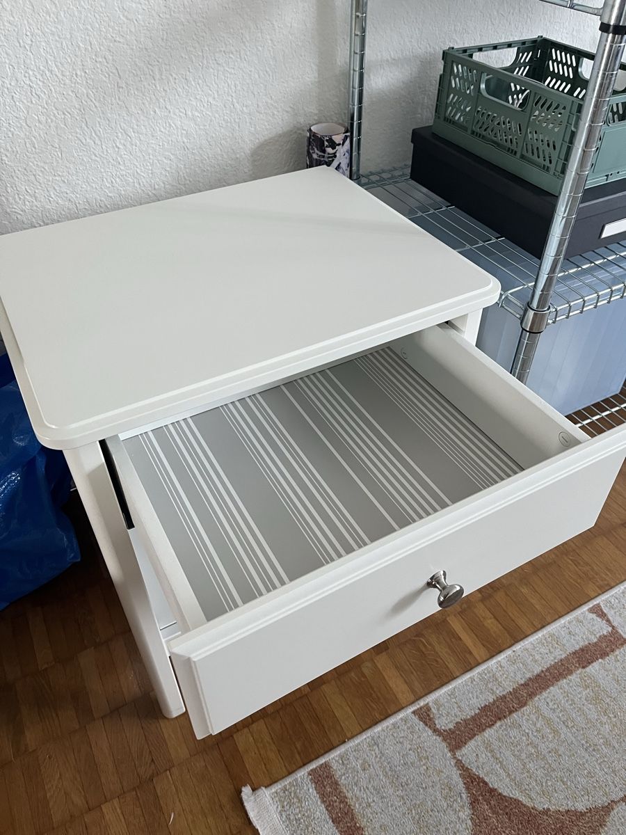 Ikea Tables de nuit: Ikea Nachttisch TYSSEDAL – D'occasion à Zürich par ale543 2