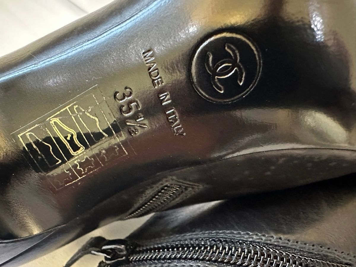 Chanel Scarpe da donna: Chanel Leather Boot Heels – Usato da St.Josefen venduto da lop_lh8d 5