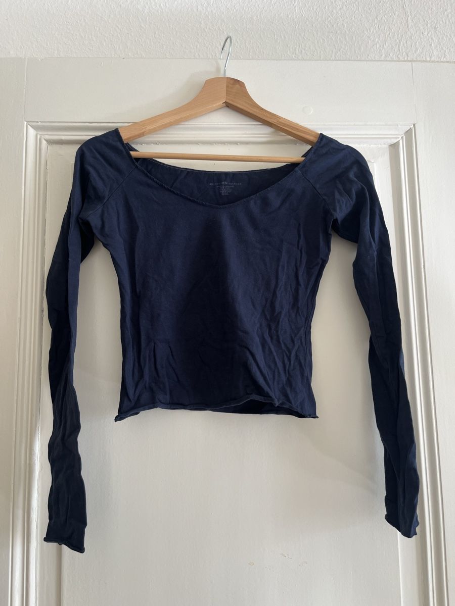 Brandy Melville Tops: brandy melville longsleeve navy – Gebraucht aus Basel von cat_25m7